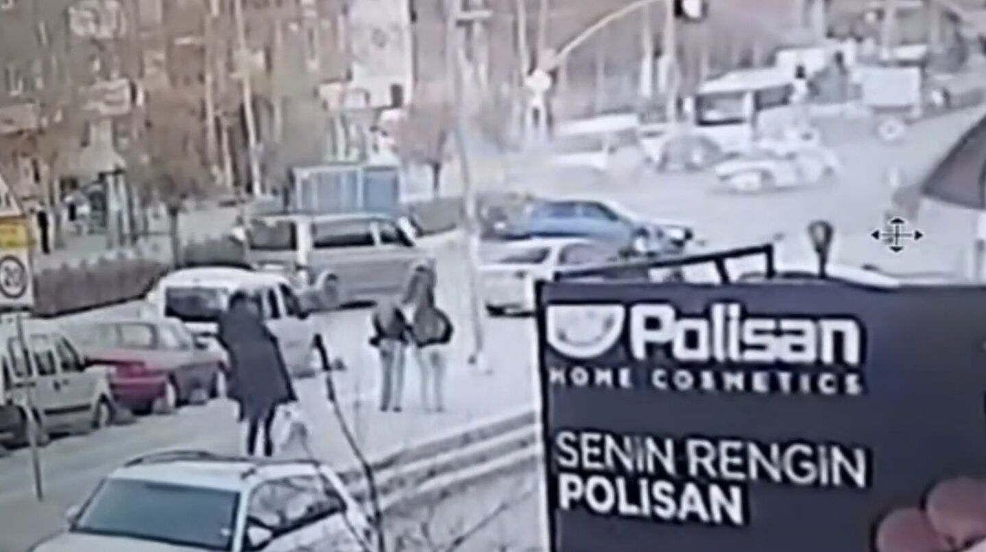 I S T A N B U L S A N C A K T E P E’ D E I K I O T O M O B I L C A R 1202803 357620