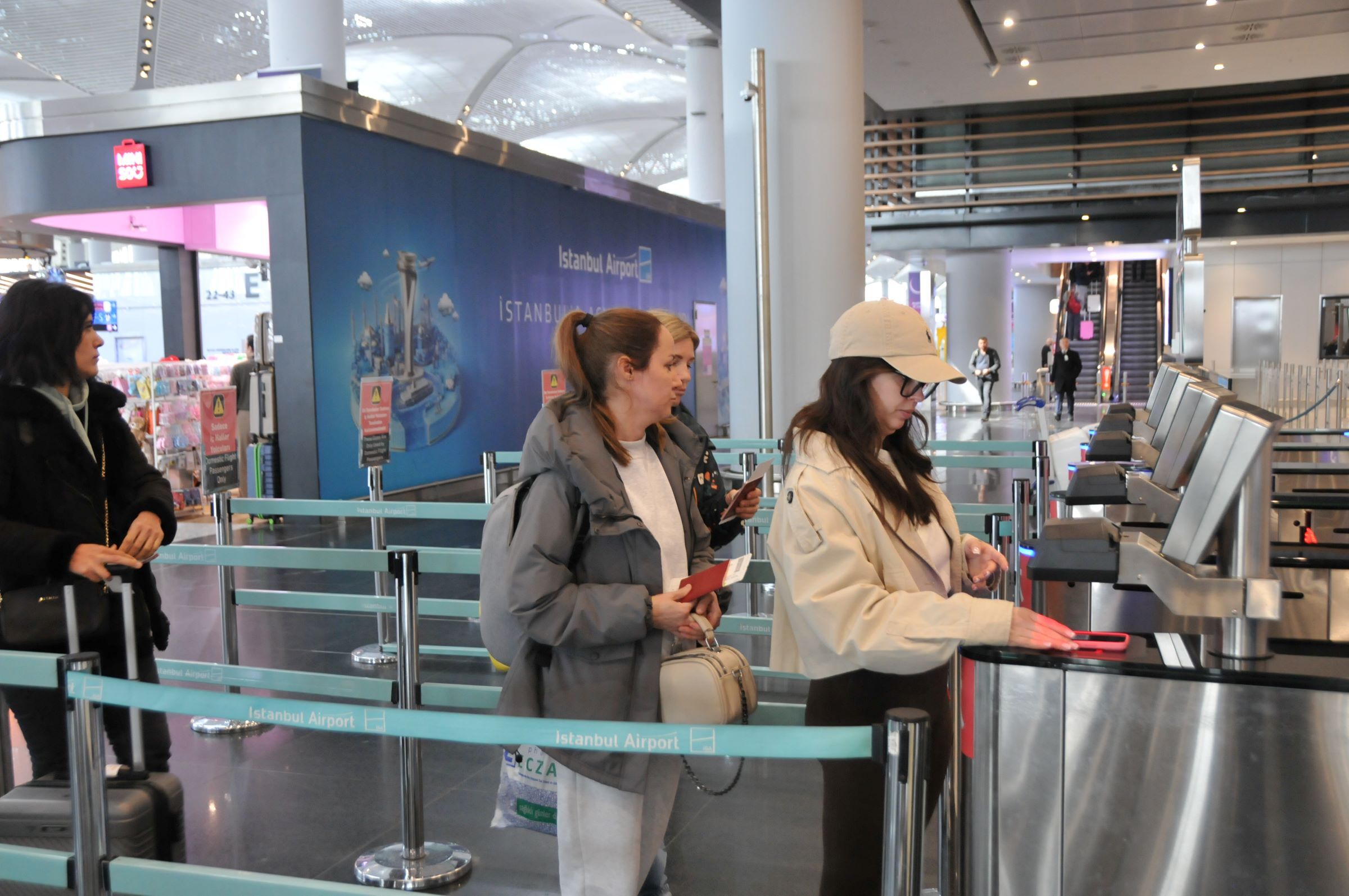 I S T A N B U L I S T A N B U L D A K I I K I H A V A L I M A N I N D 1220383 362910